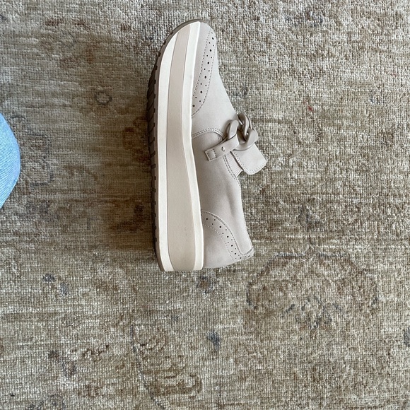 DV by Dolce Vita Beige Platform Loafers - Picture 12 of 12